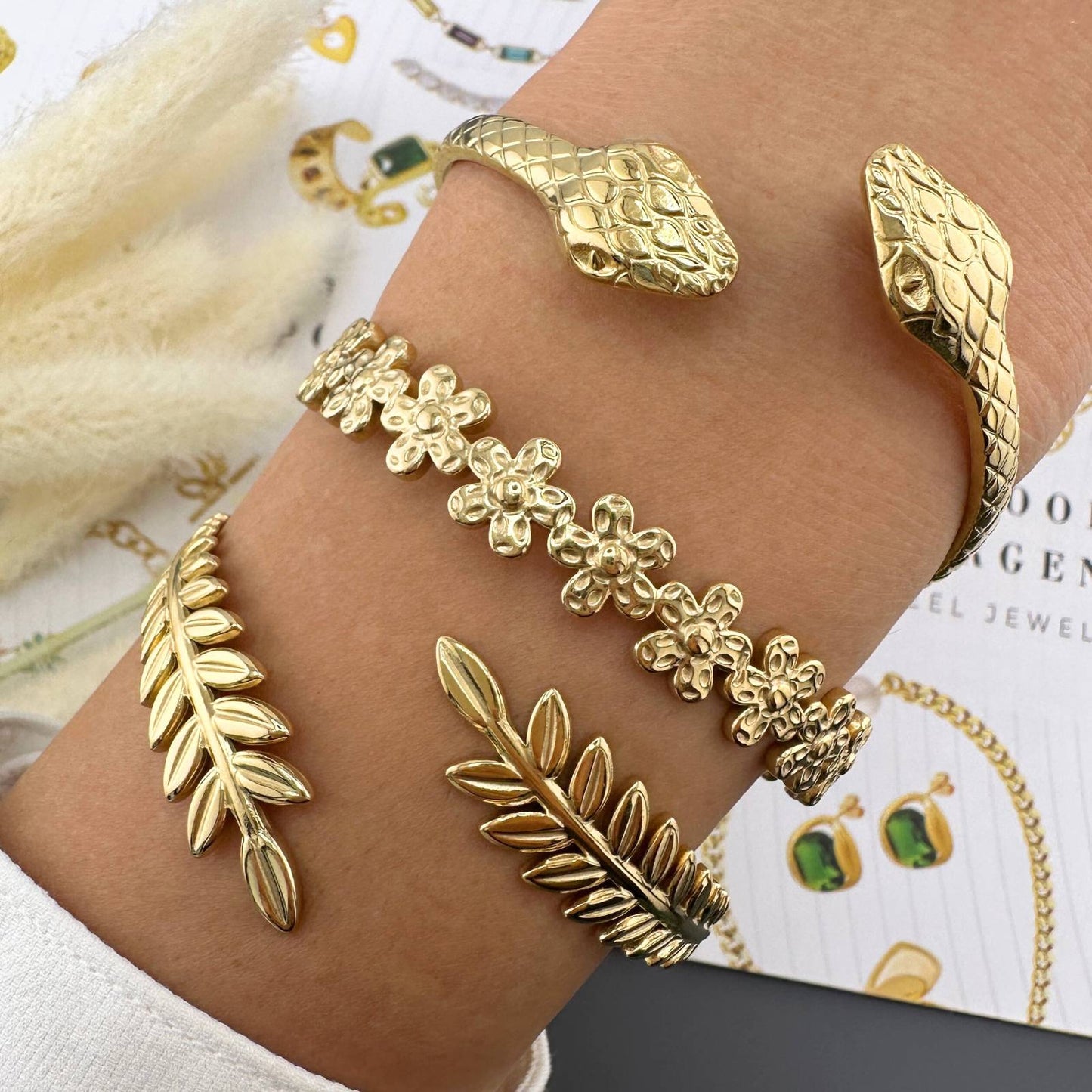 18K gold plated Stainless steel  Leafs bracelet, Intensity